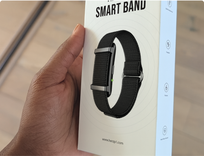 Smartband in the hand