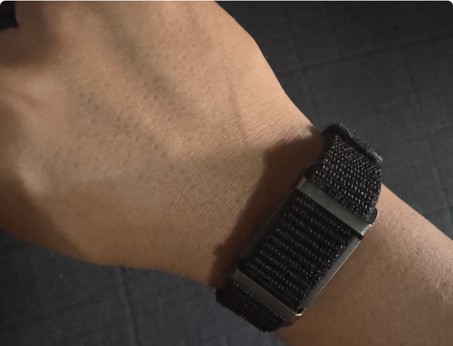 Smartband in the hand